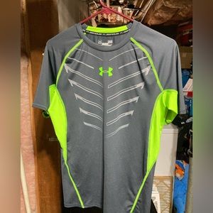 Men’s Large Under Armour Heat Gear compression shirt